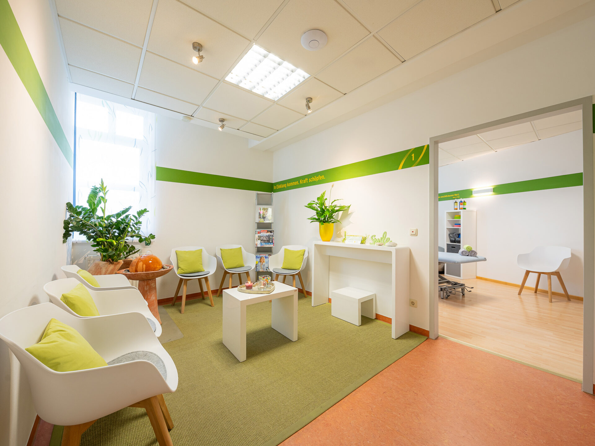 Praxis Corona 2023 Team F8 Web 800813