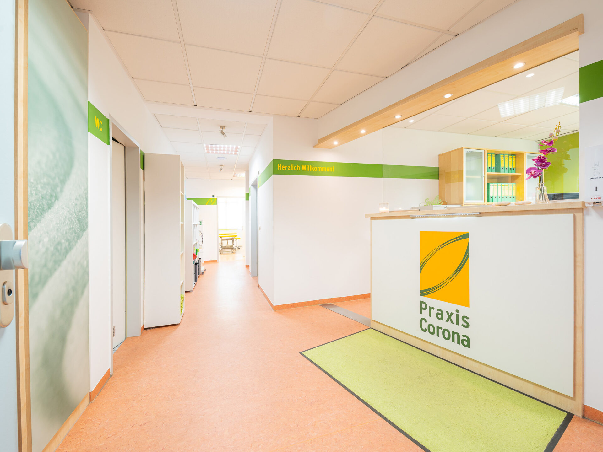 Praxis Corona 2023 Team F8 Web 800822